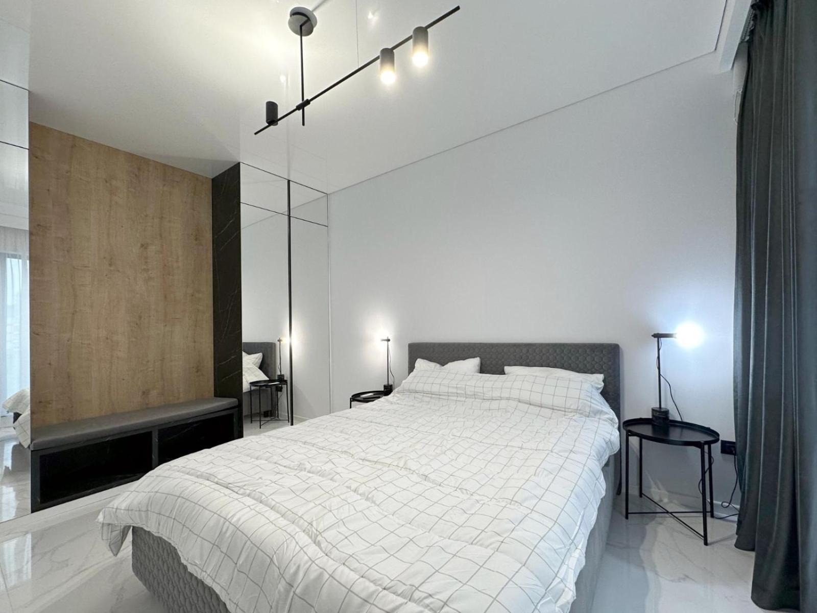 Koya Tower By The Lake Apartments Mamaia Bagian luar foto