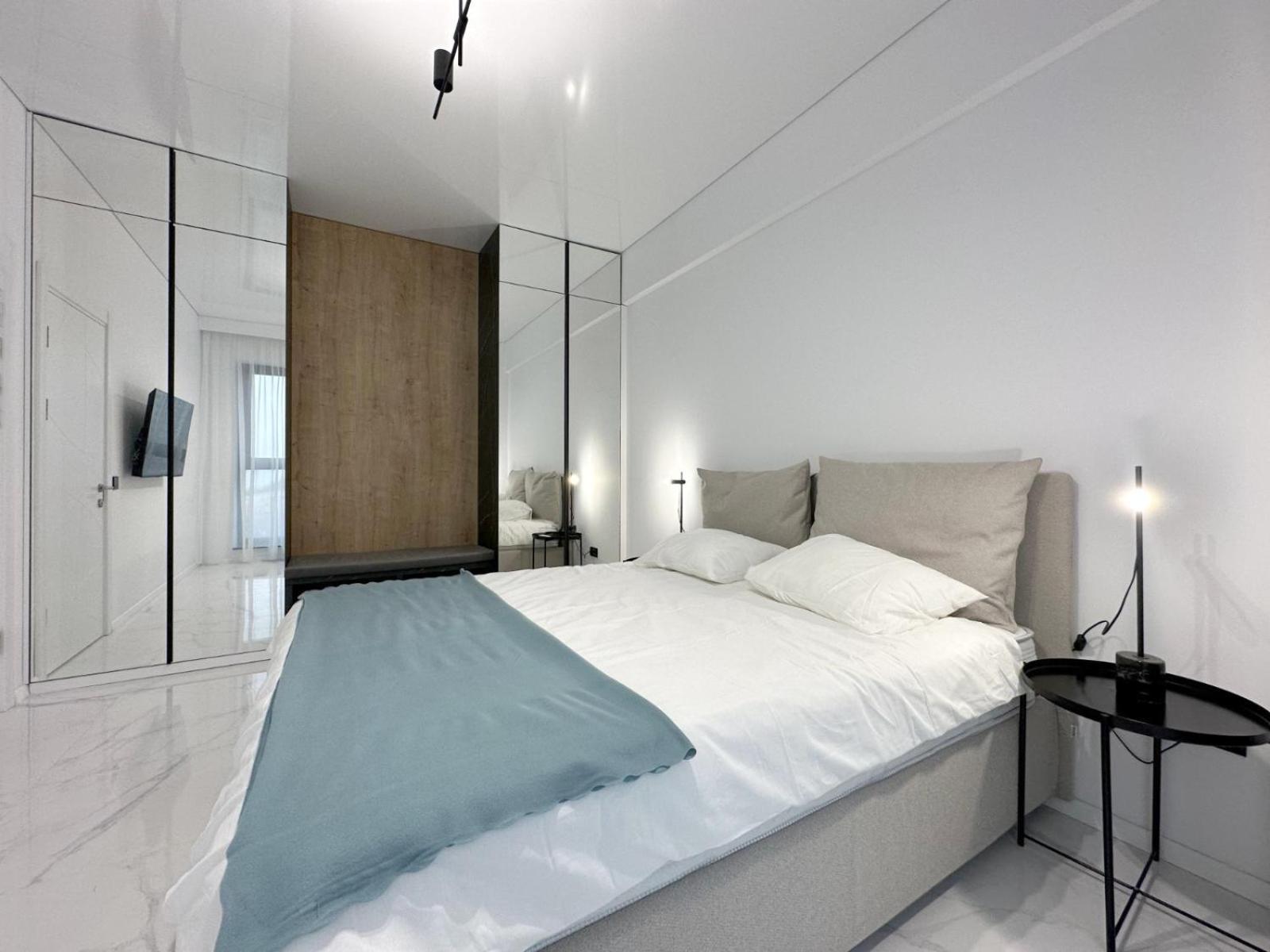 Koya Tower By The Lake Apartments Mamaia Bagian luar foto