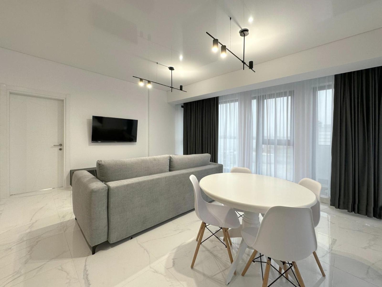 Koya Tower By The Lake Apartments Mamaia Bagian luar foto