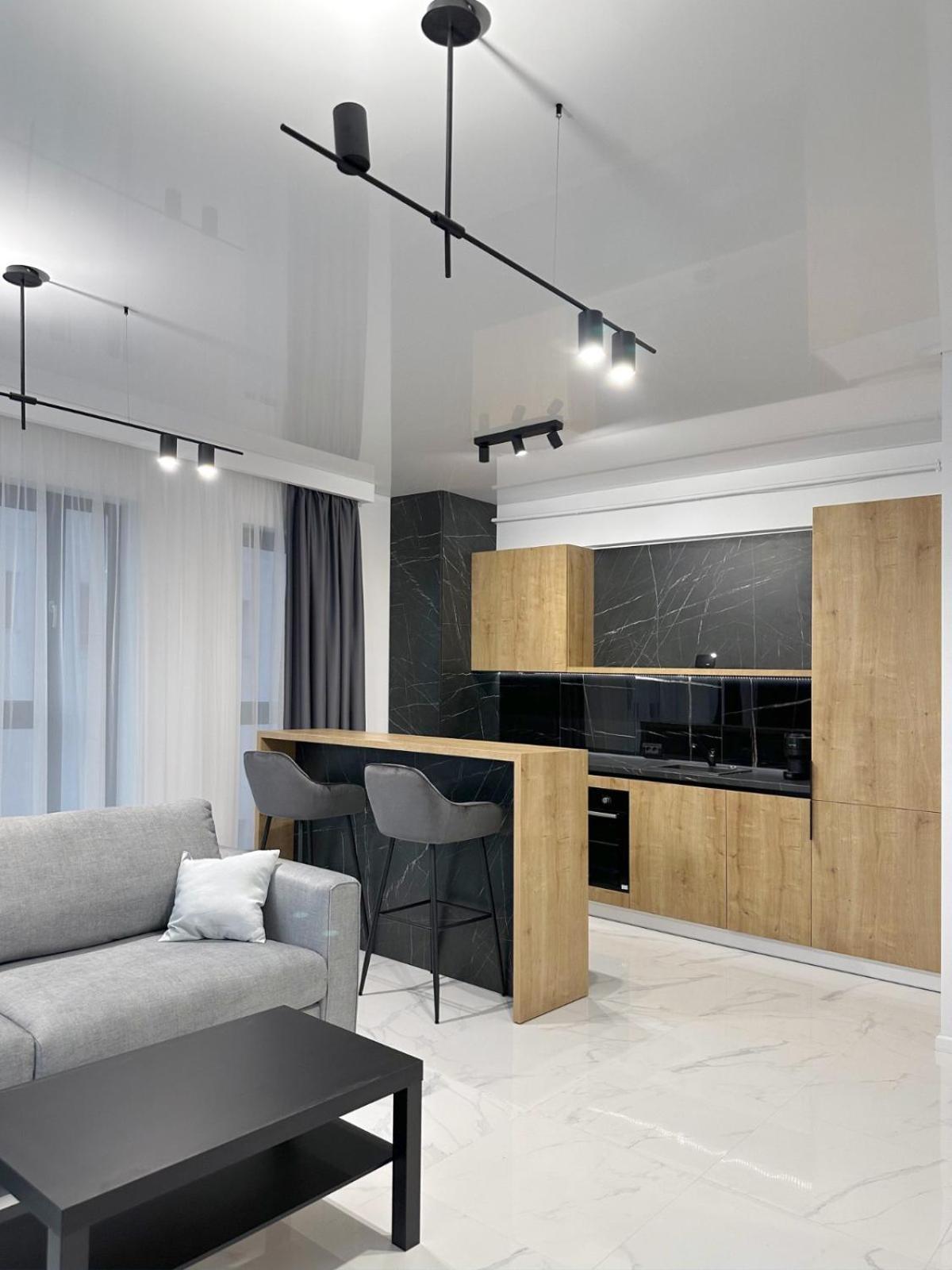 Koya Tower By The Lake Apartments Mamaia Bagian luar foto