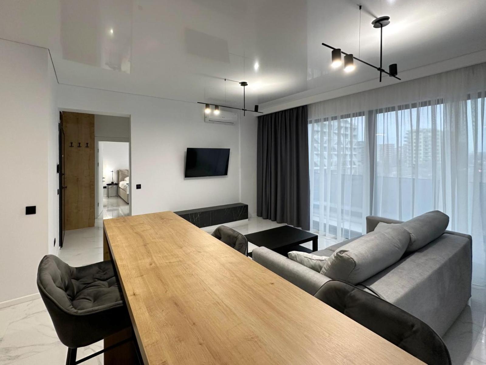 Koya Tower By The Lake Apartments Mamaia Bagian luar foto