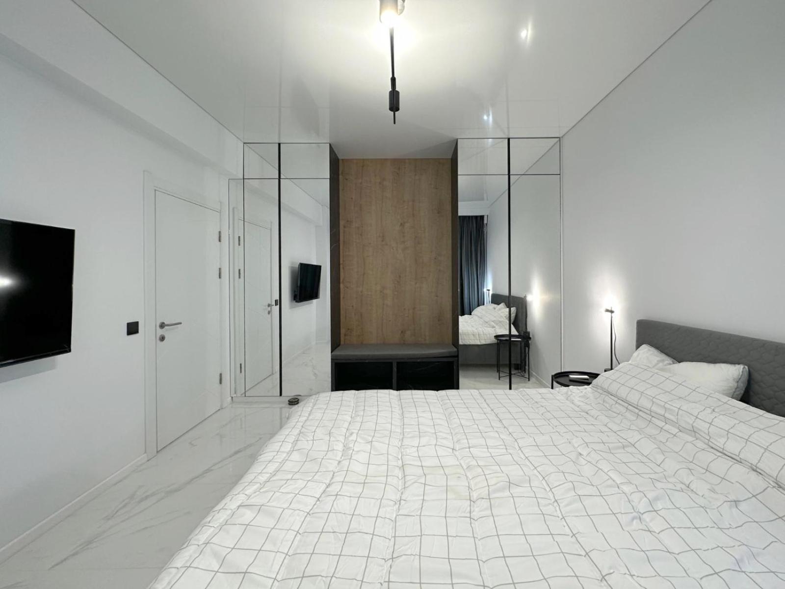 Koya Tower By The Lake Apartments Mamaia Bagian luar foto