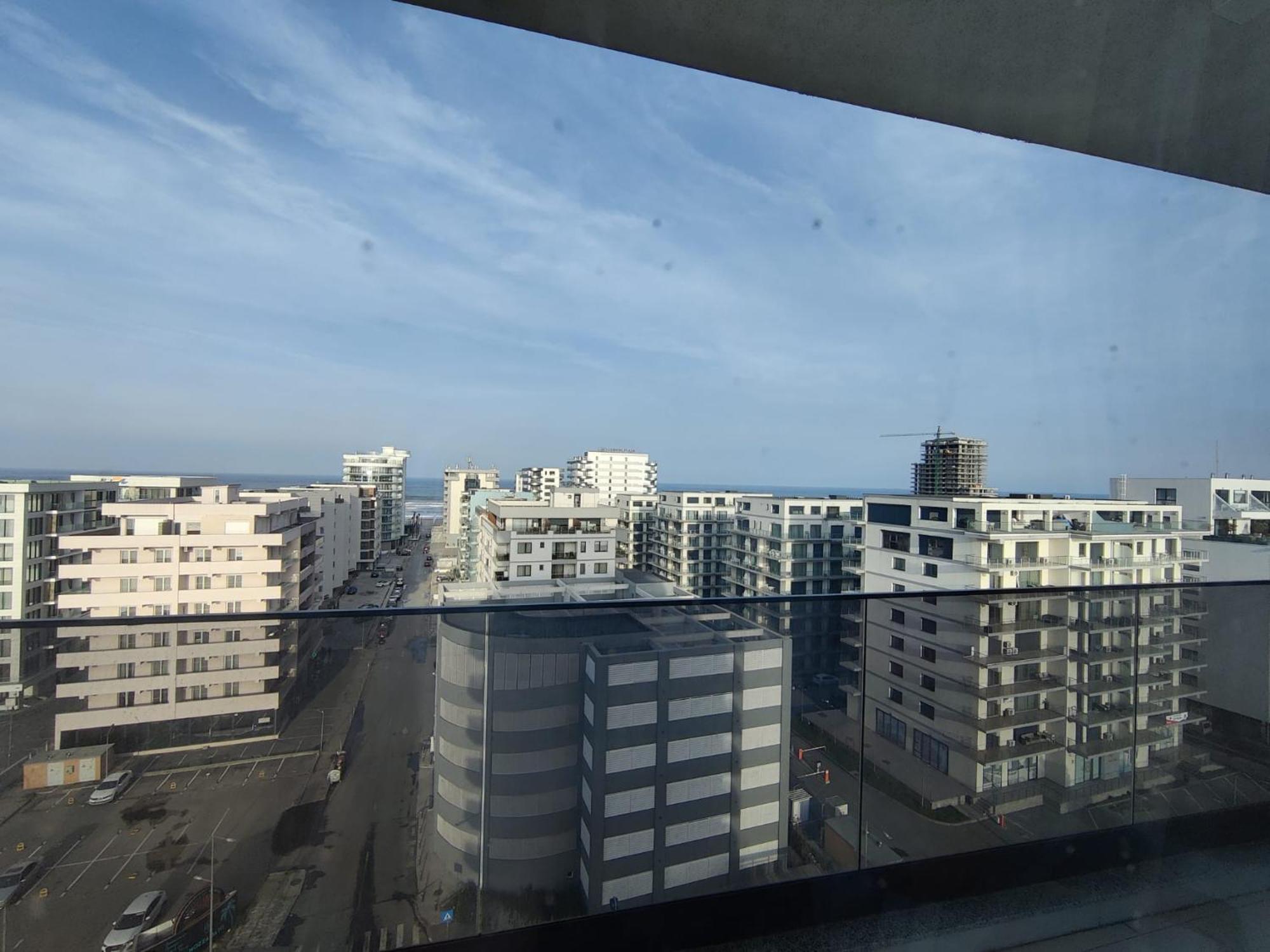 Koya Tower By The Lake Apartments Mamaia Bagian luar foto
